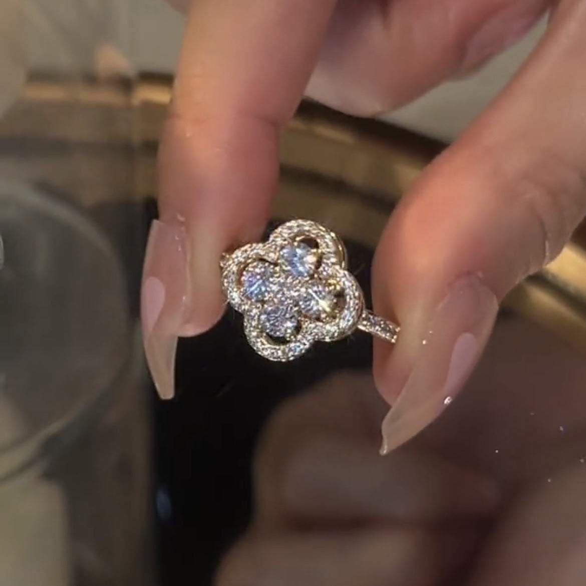 Seraph Roterende Klaverring met Zirkonia