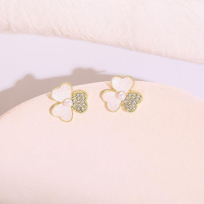 Zania Bloemblad Parel Oorbellen