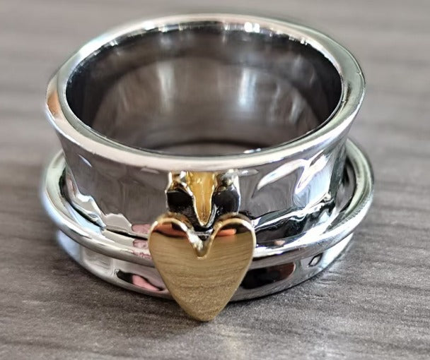 Mely – Zilveren ring met gouden hart