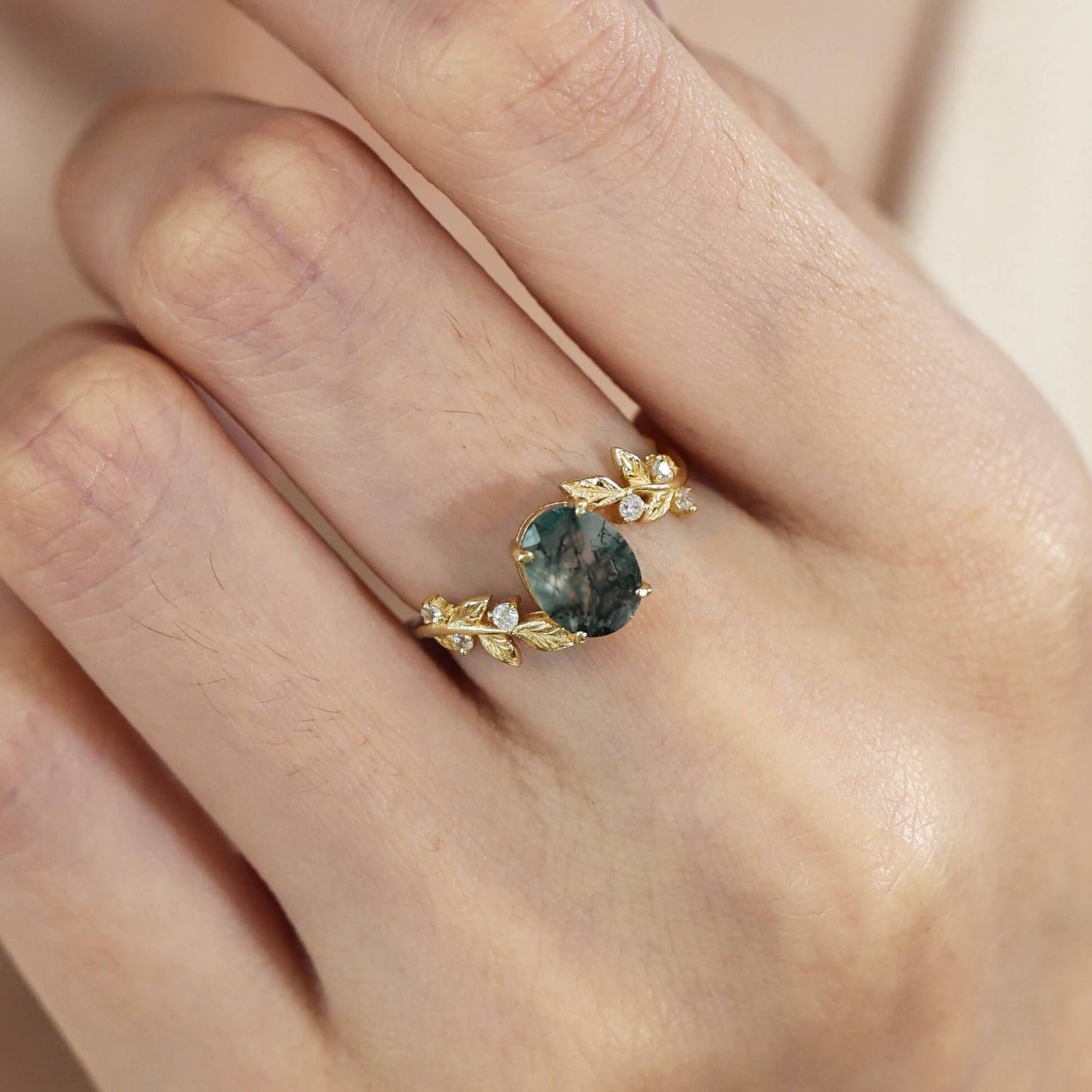 Natuurlijke mosagaatring – Ontwerp "Tussen de bladeren"