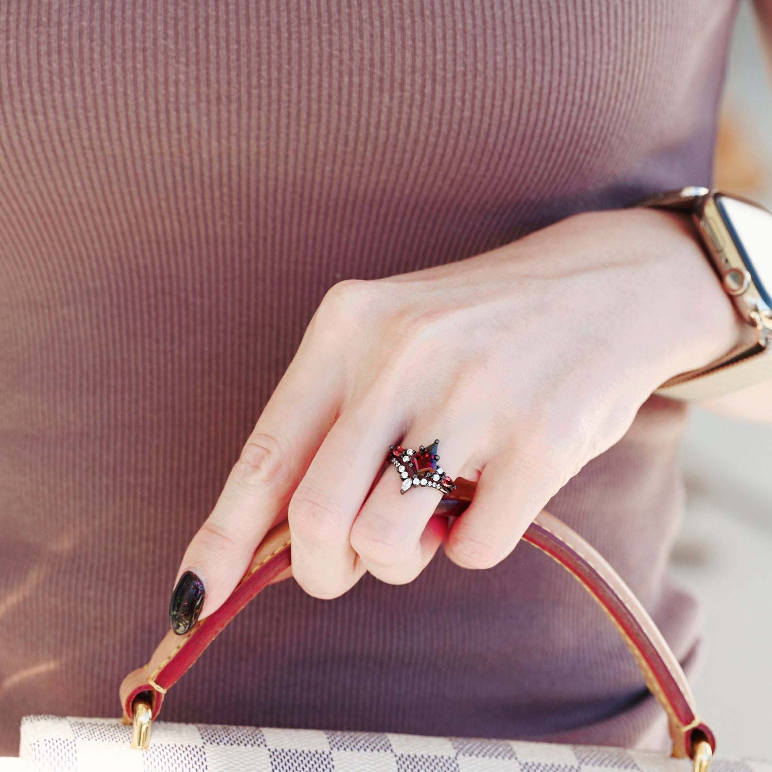 Skye Granaat Trouwringenset – Bijpassende Ringen voor Haar & Hem