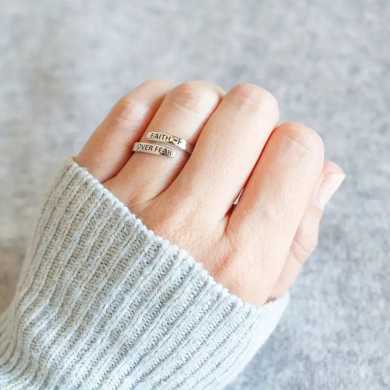 Faith Over Fear Ring – Inspirerend Sieraad